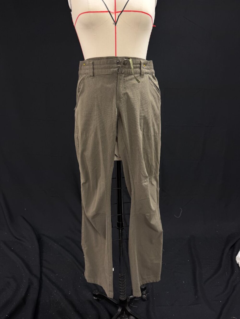 Only worn once KUHL women's outdoor pants